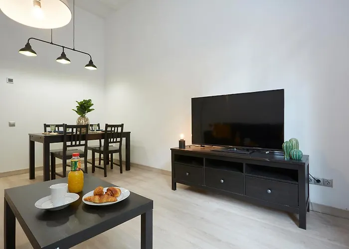 One Bedroom Flat Close To Beach *