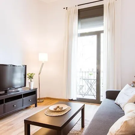 One Bedroom Flat Close To Beach *