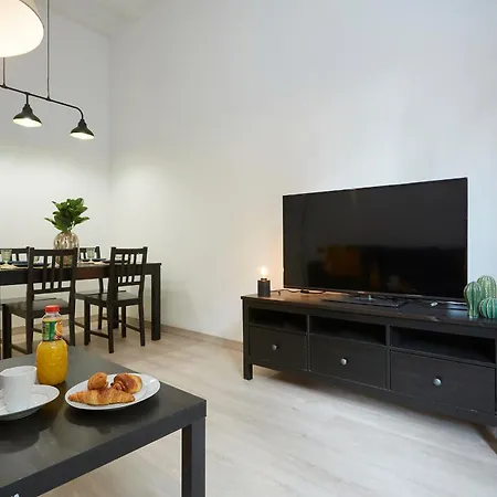 One Bedroom Flat Close To Beach *